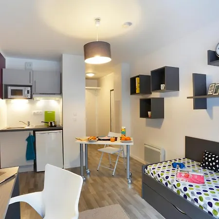 شقة فندقية Nemea Campus 1 *